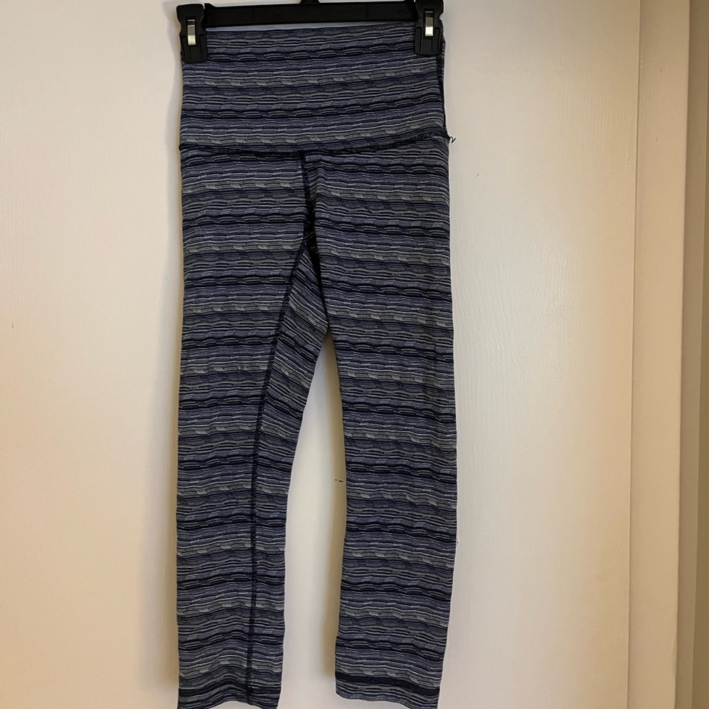 Lululemon leggings size 4